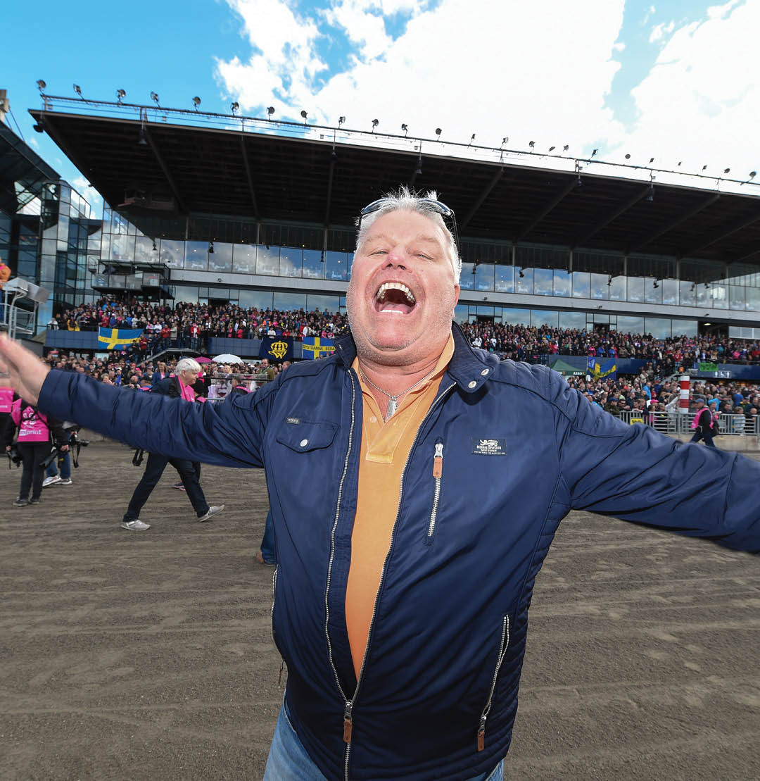 roger Walmann vr lar efter segern i Elitloppet med Magic Tonight